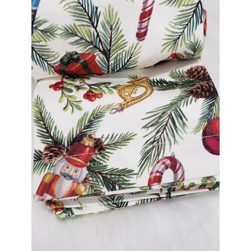 NEW Set Of 4 POTTERY BARN NOSTALGIC CHRISTMAS ICONS COTTON TWILL NAPKINS #3